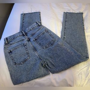 Pacsun Womens acid washed jeans, size 24!